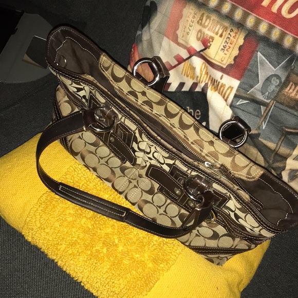 Coach Brown Signature Bag - Picture 5 of 9